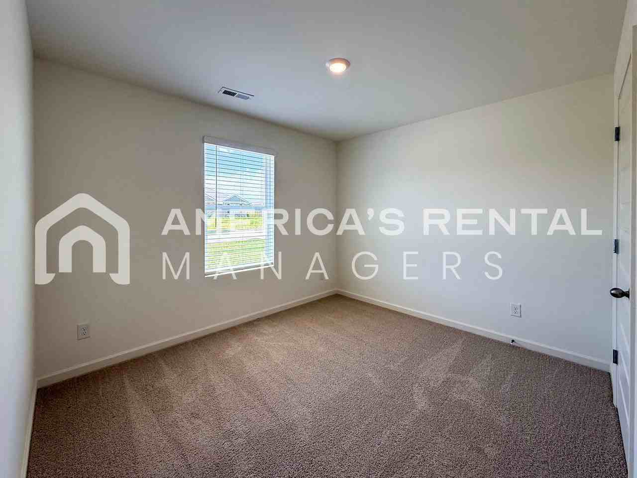 18584 Caffee Dr - Photo 5 of 29