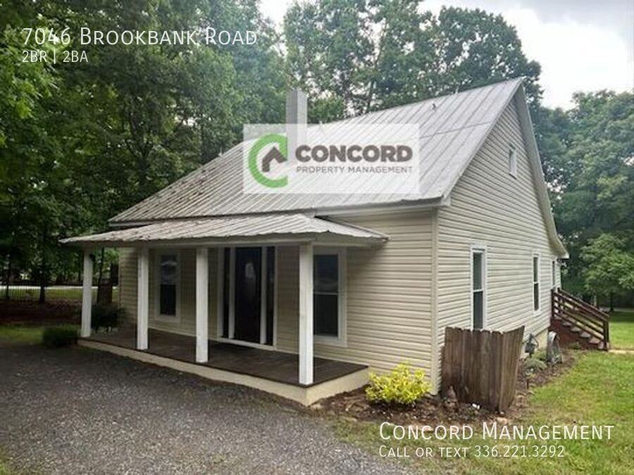 7046 Brookbank Rd - Photo 3 of 22