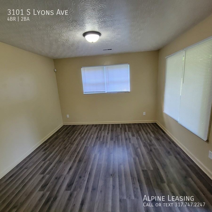 3101 S Lyons Ave - Photo 2 of 5