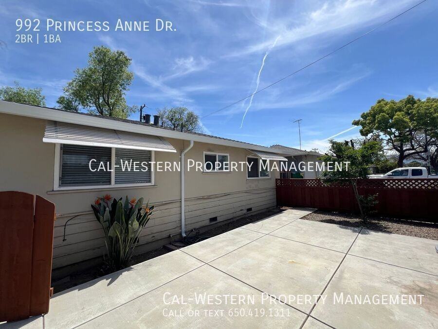 992 Princess Anne Dr - Photo 3 of 10