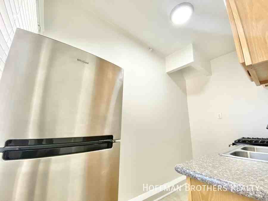200 S Kenmore Ave #307 - Photo 2 of 8