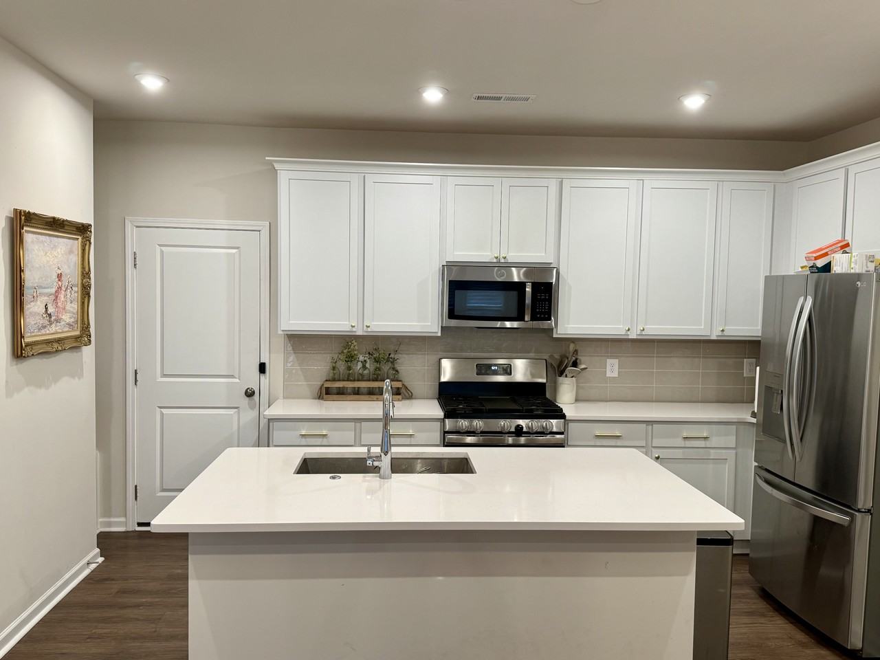 915 Kinsey Aly - Photo 2 of 11