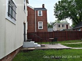 2008 Bryant St Ne - Photo 1 of 1
