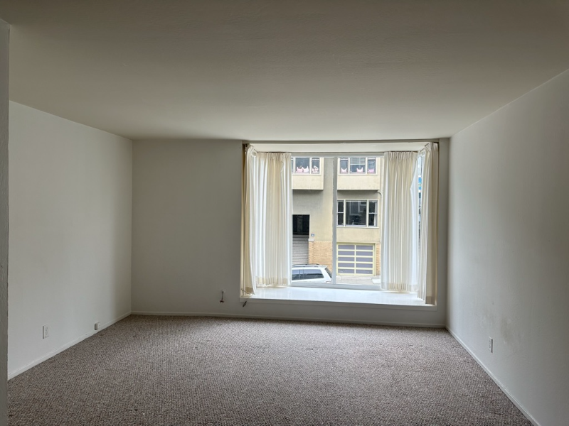 241 Francisco St - Photo 2 of 8