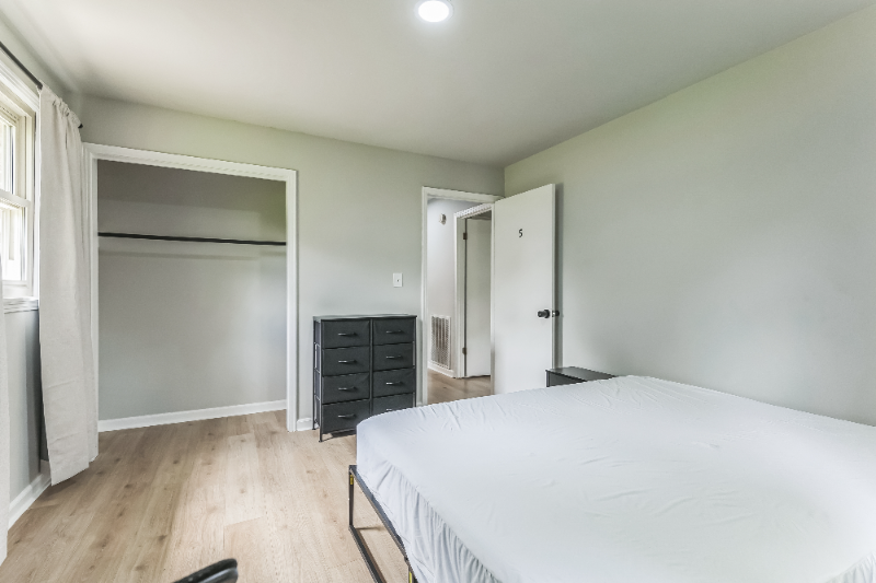 2265 Wildwood Dr - Photo 2 of 12