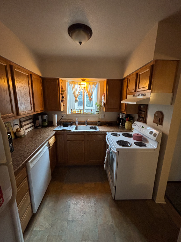 403 E Thunderbird Dr - Photo 2 of 17