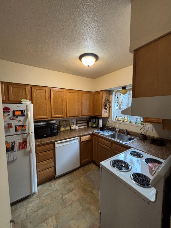 403 E Thunderbird Dr - Photo 3 of 17
