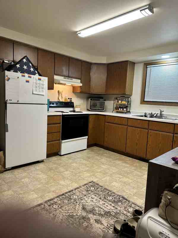 600 Steven Ave - Photo 2 of 7