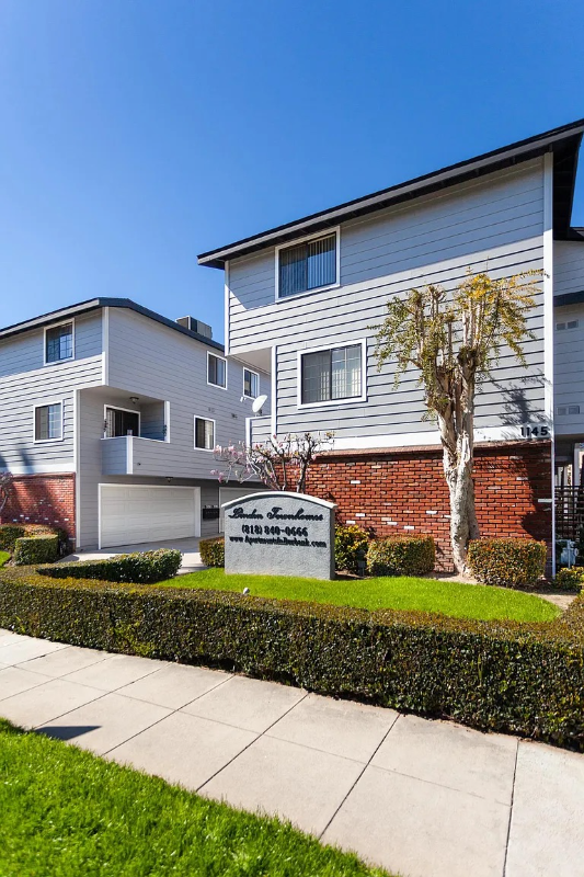 1141 Linden Ave #2 - Photo 3 of 11