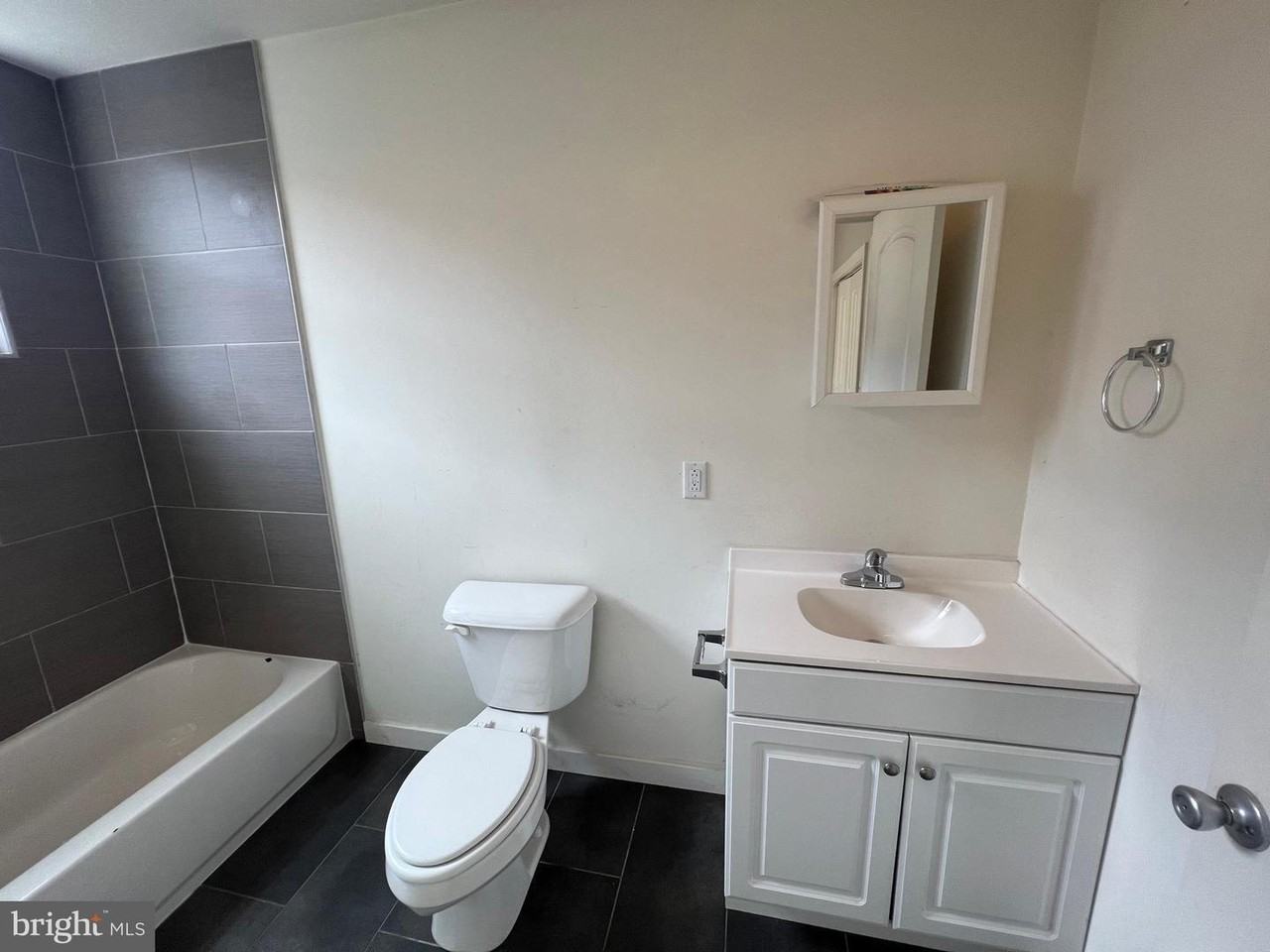 Cecil B. Moore 1535 - Photo 5 of 50