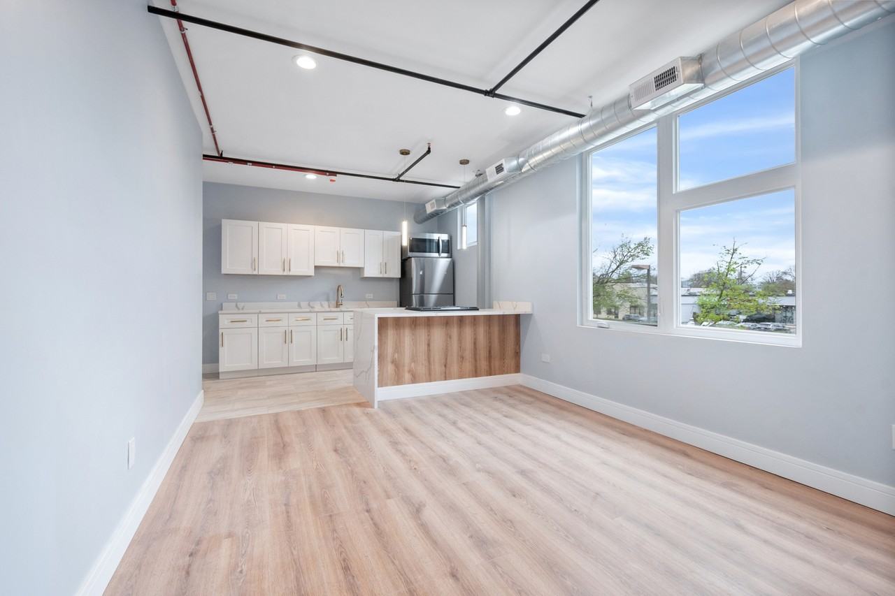 9865 Roosevelt Road - Photo 3 of 10