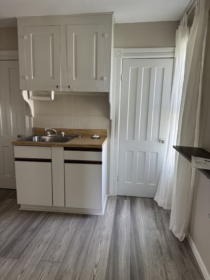 815 Eagle Street - Photo 2 of 12