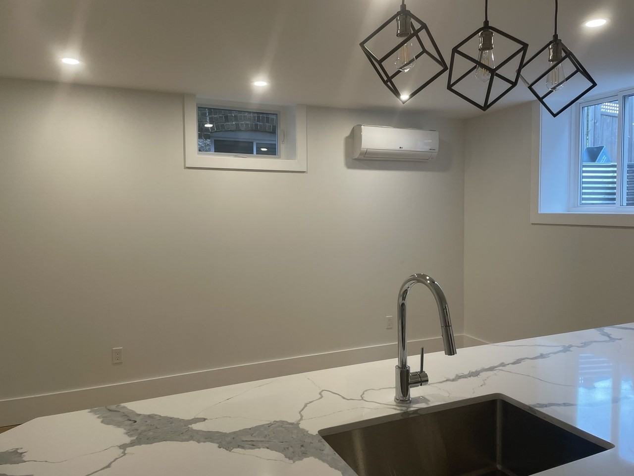 334 Glebeholme Blvd - Photo 3 of 8