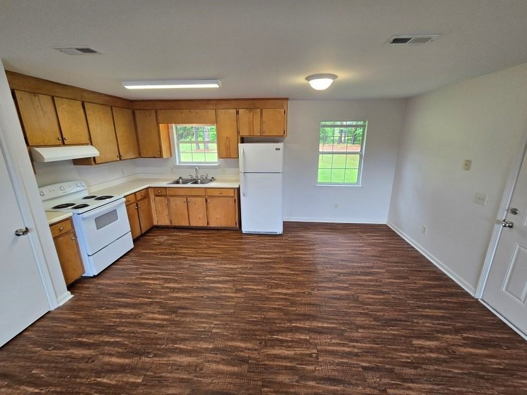 335 Beauville Dr - Photo 4 of 9