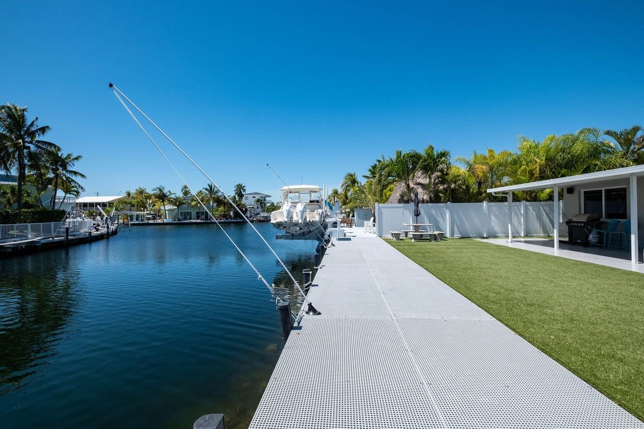 147 Plantation Ave - Photo 2 of 50