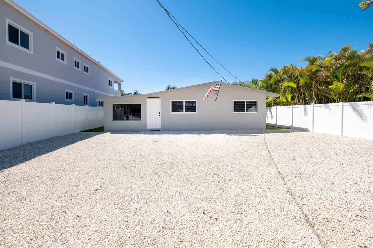 147 Plantation Ave - Photo 5 of 50