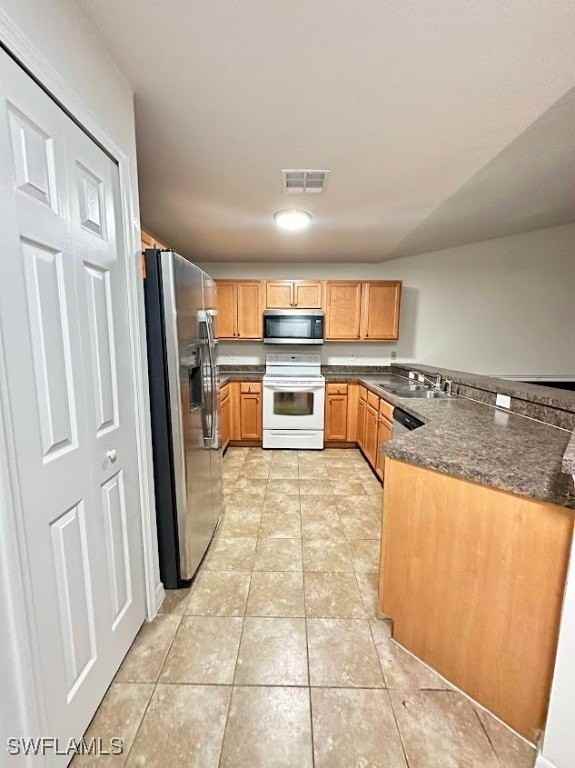 2443 Paul Ave S - Photo 2 of 8