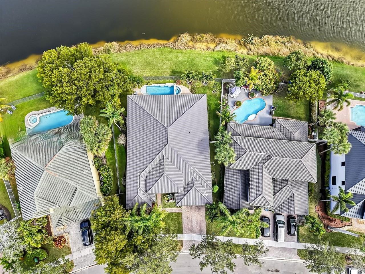 3816 W Hibiscus St - Photo 3 of 8