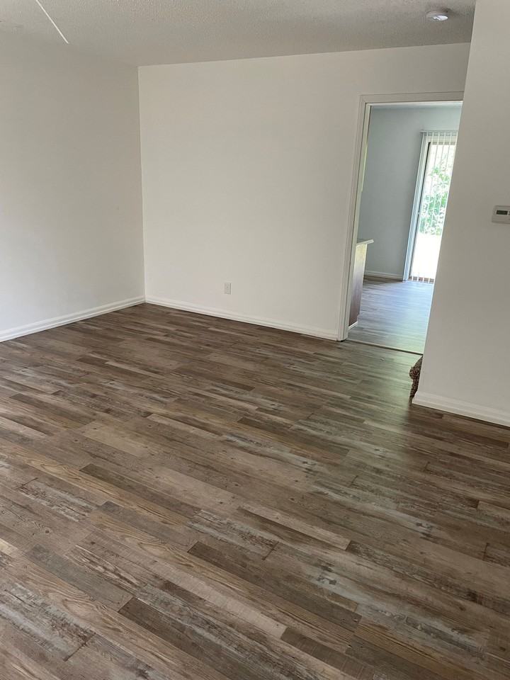 1912 Heatherwood Dr - Photo 2 of 7