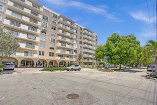 1455 N Treasure Dr #7F - Photo 1 of 1