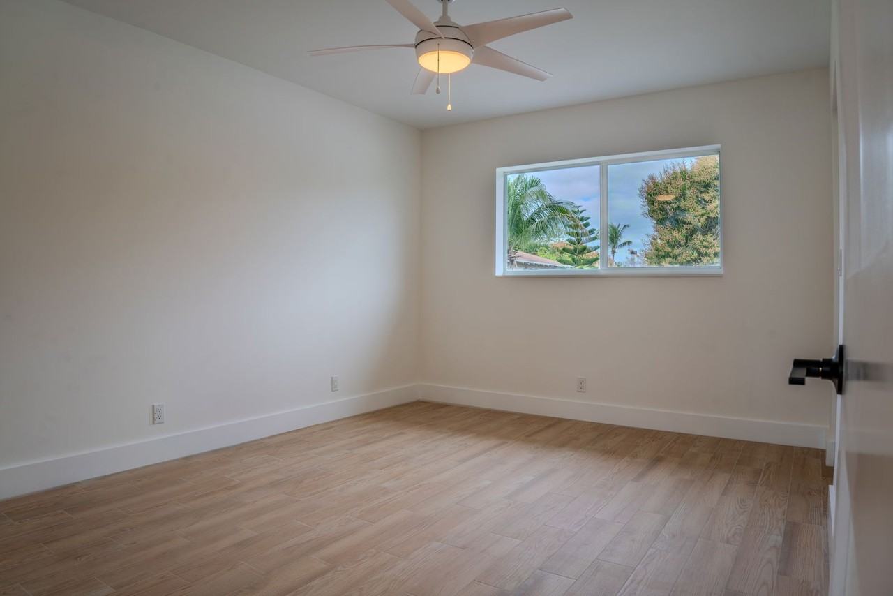 238 Se 1st Ave #4 - Photo 6 of 8