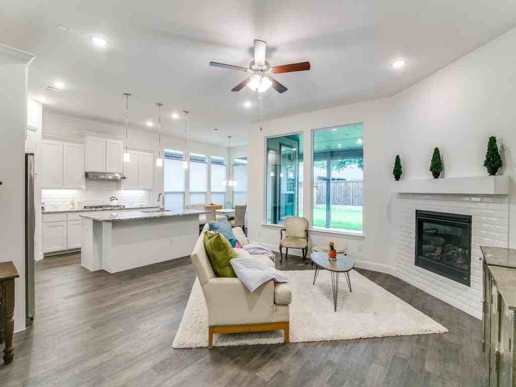 7623 Coronado Drive - Photo 3 of 24