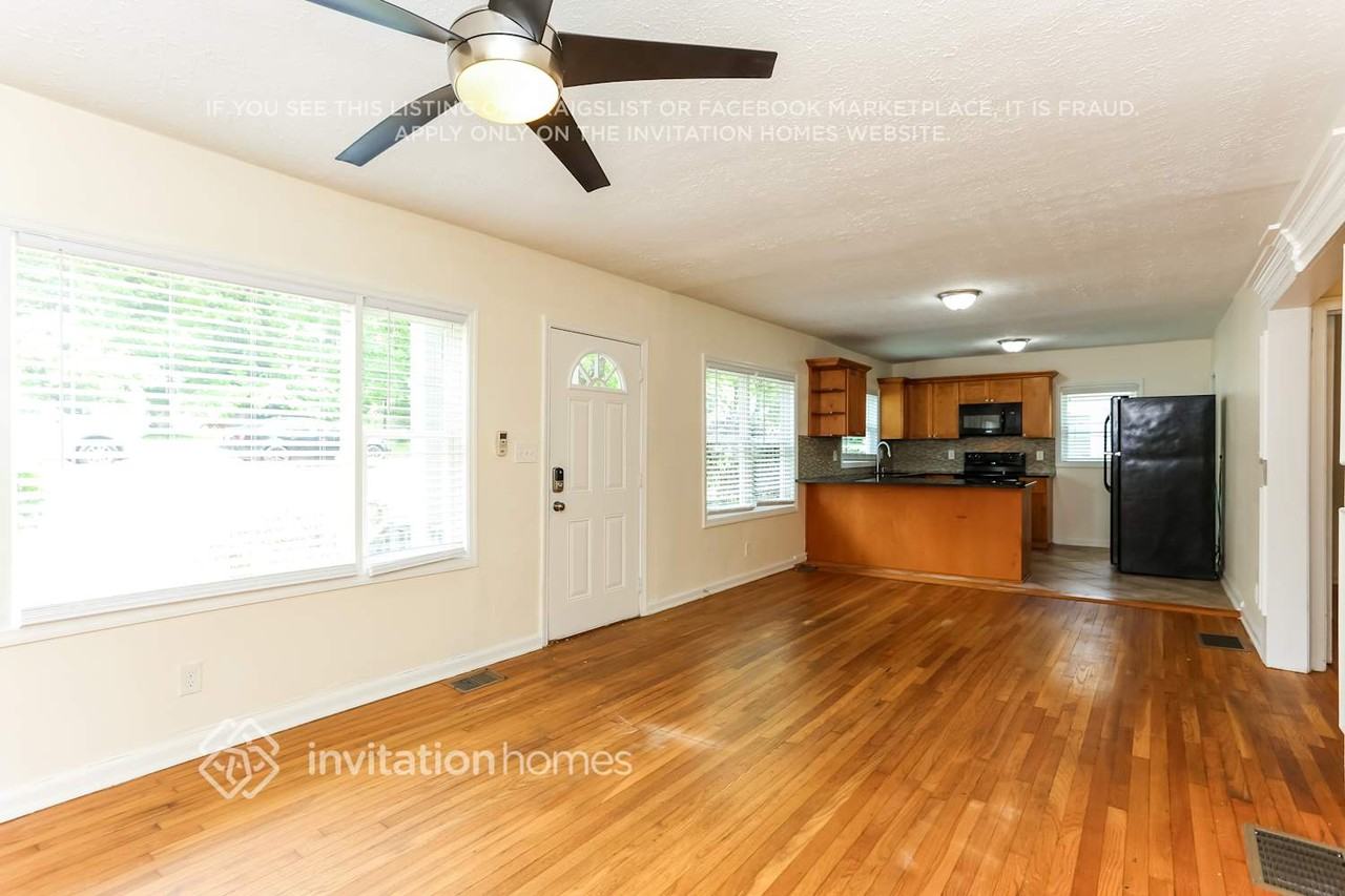 2771 Joyce Ave - Photo 5 of 17