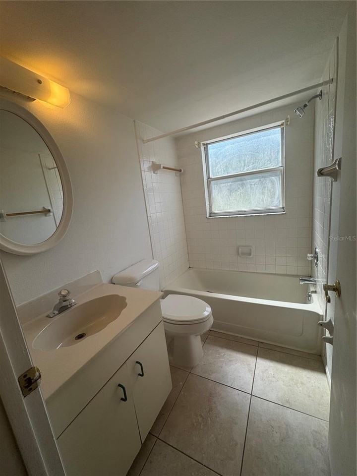 8201 Fairways Cir - Photo 3 of 11