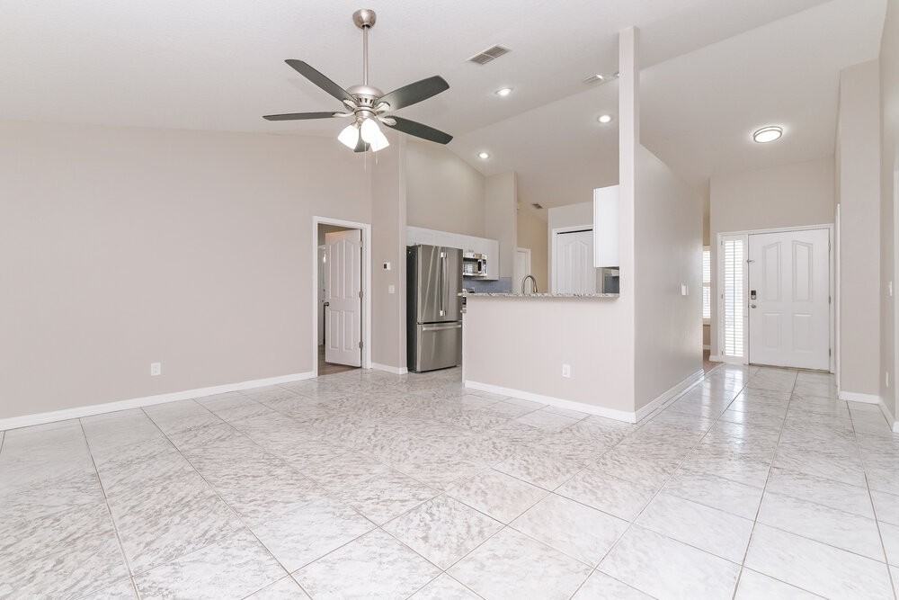 10402 Barnett Loop - Photo 3 of 16
