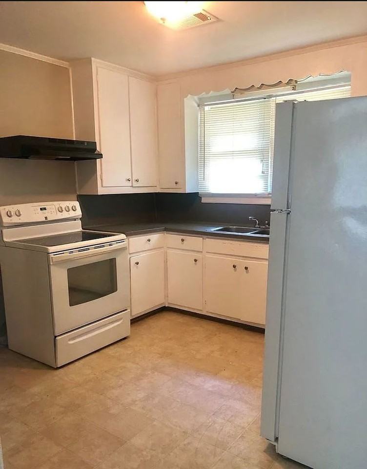 2040 Merrily Dr - Photo 4 of 9