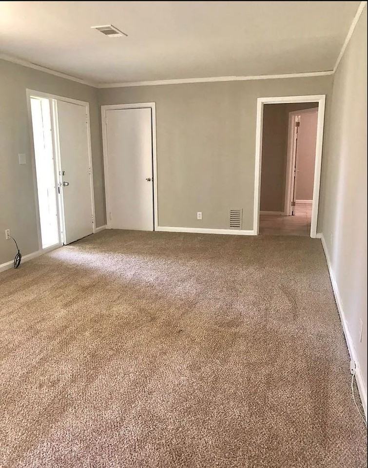 2040 Merrily Dr - Photo 5 of 9