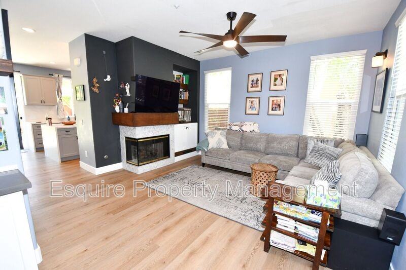 817 Navigator Way - Photo 2 of 17