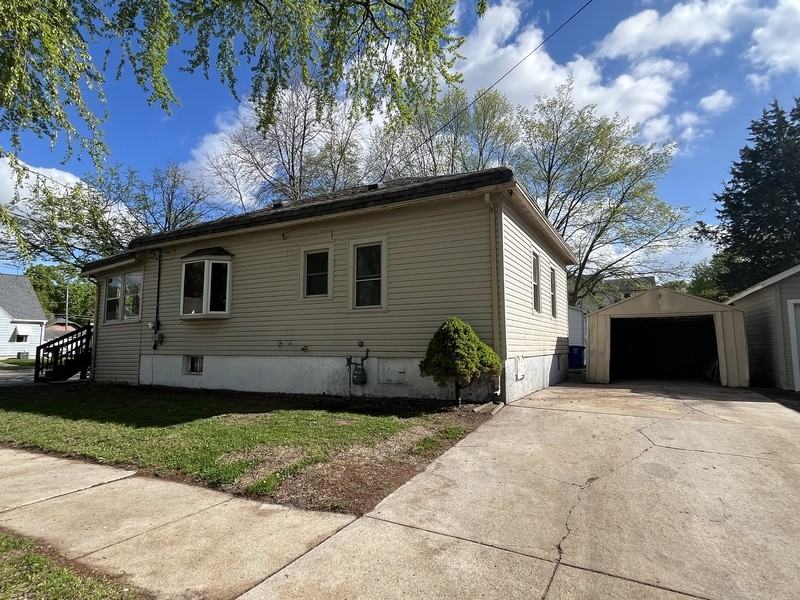 800 12th Ave - Photo 2 of 11