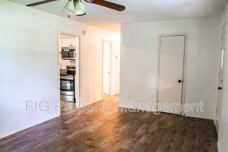 4610 Sullivan Rd - Photo 2 of 21