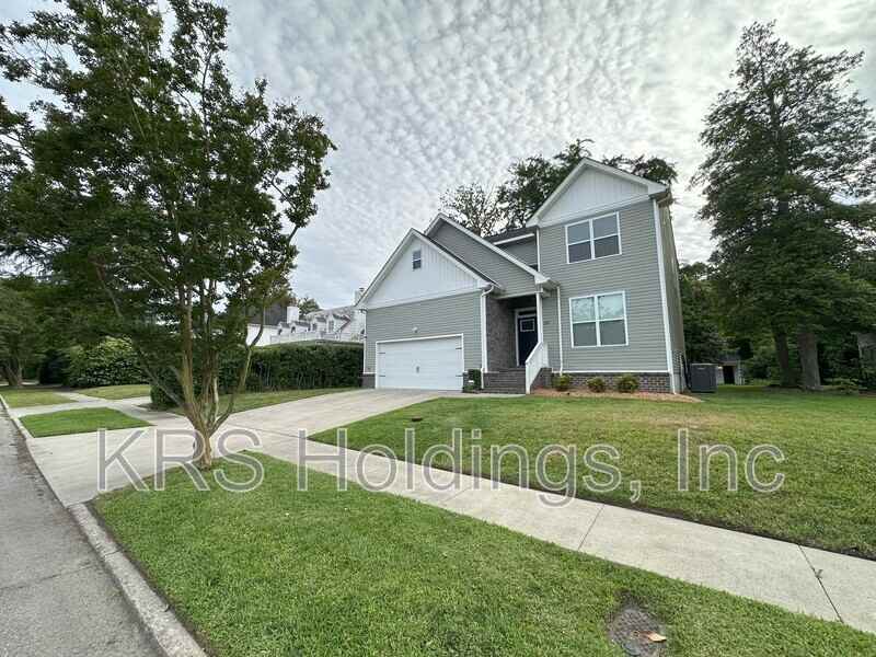 310 Sycamore Rd - Photo 3 of 37