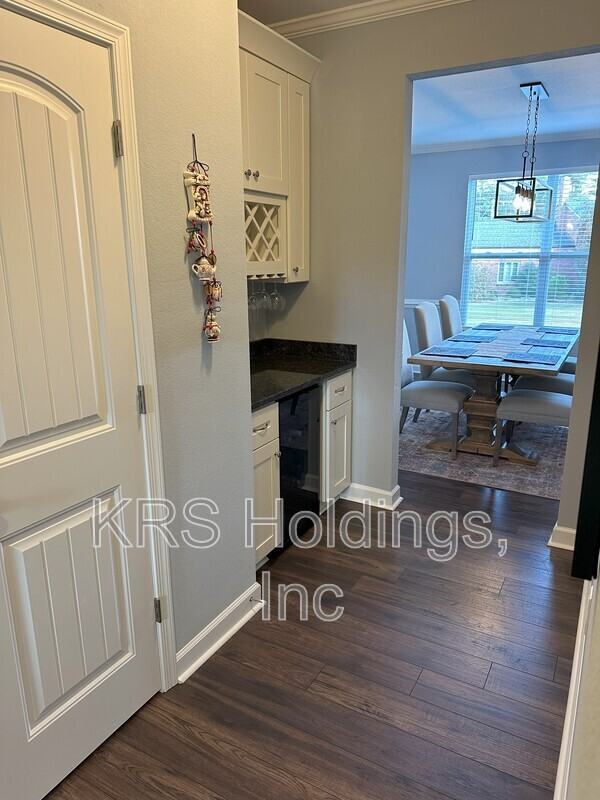 310 Sycamore Rd - Photo 7 of 37