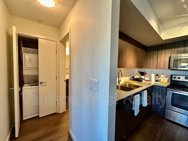 102 Academy Way - Photo 2 of 22