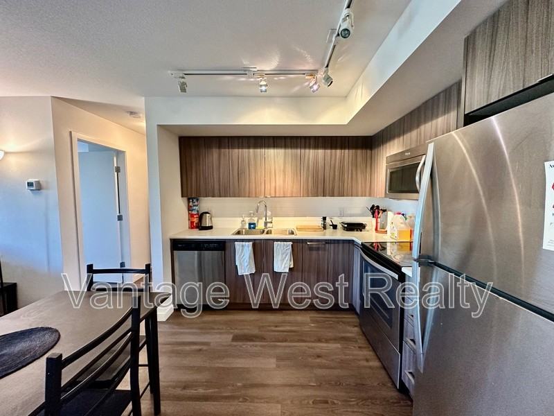 102 Academy Way - Photo 5 of 22