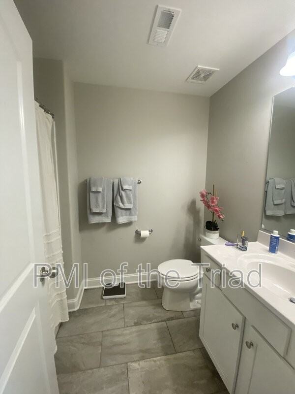 2953 York Place Dr - Photo 6 of 7