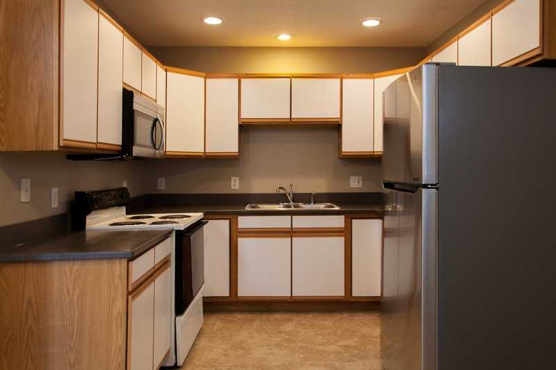 1401 Glenridge Dr - Photo 3 of 10