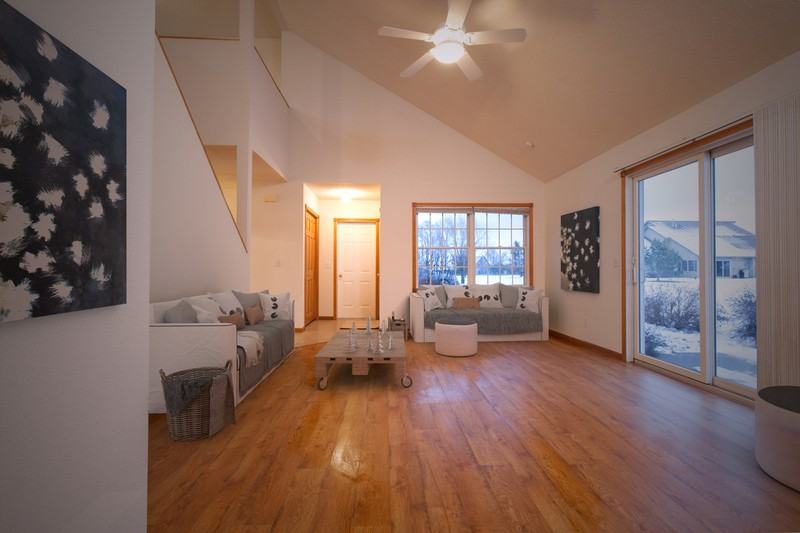 1401 Glenridge Dr - Photo 5 of 10