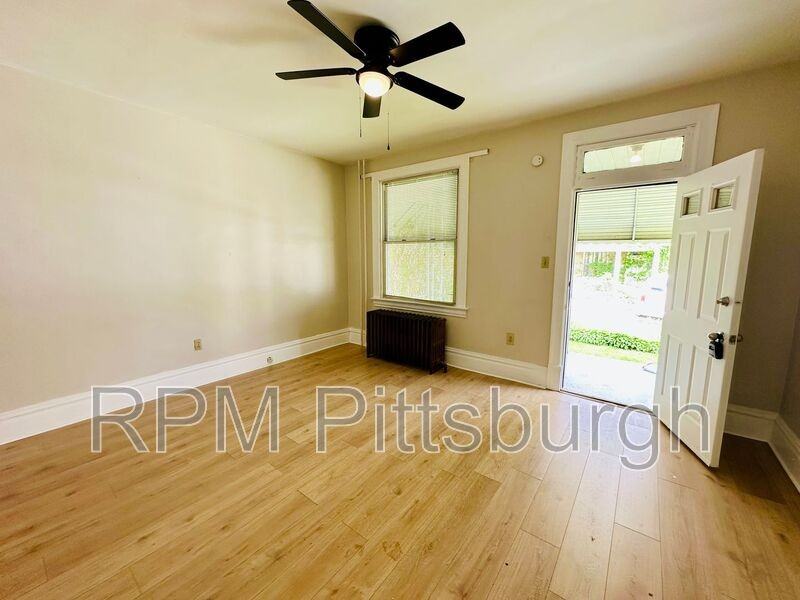 1115 Karl Ave - Photo 3 of 15