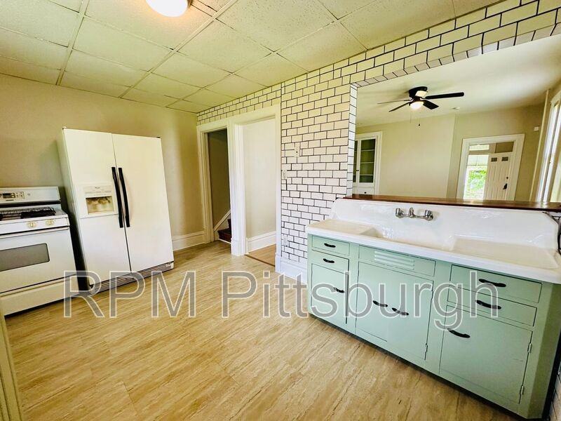 1115 Karl Ave - Photo 4 of 15