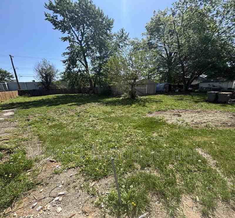 612 N 26th St - Photo 2 of 21