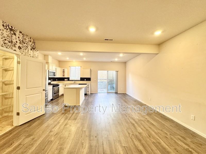 914 N 18th Ave - Photo 3 of 18