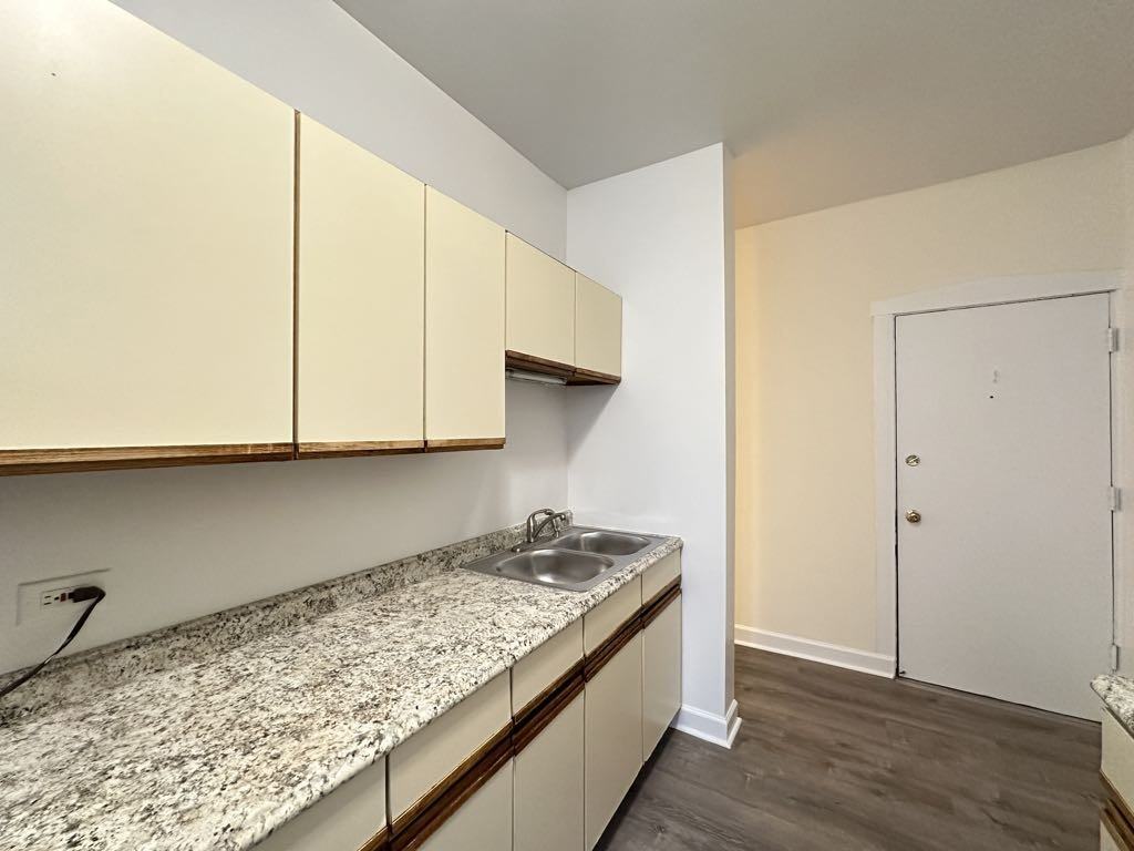 1530 N Kedzie Ave #1B - Photo 5 of 21