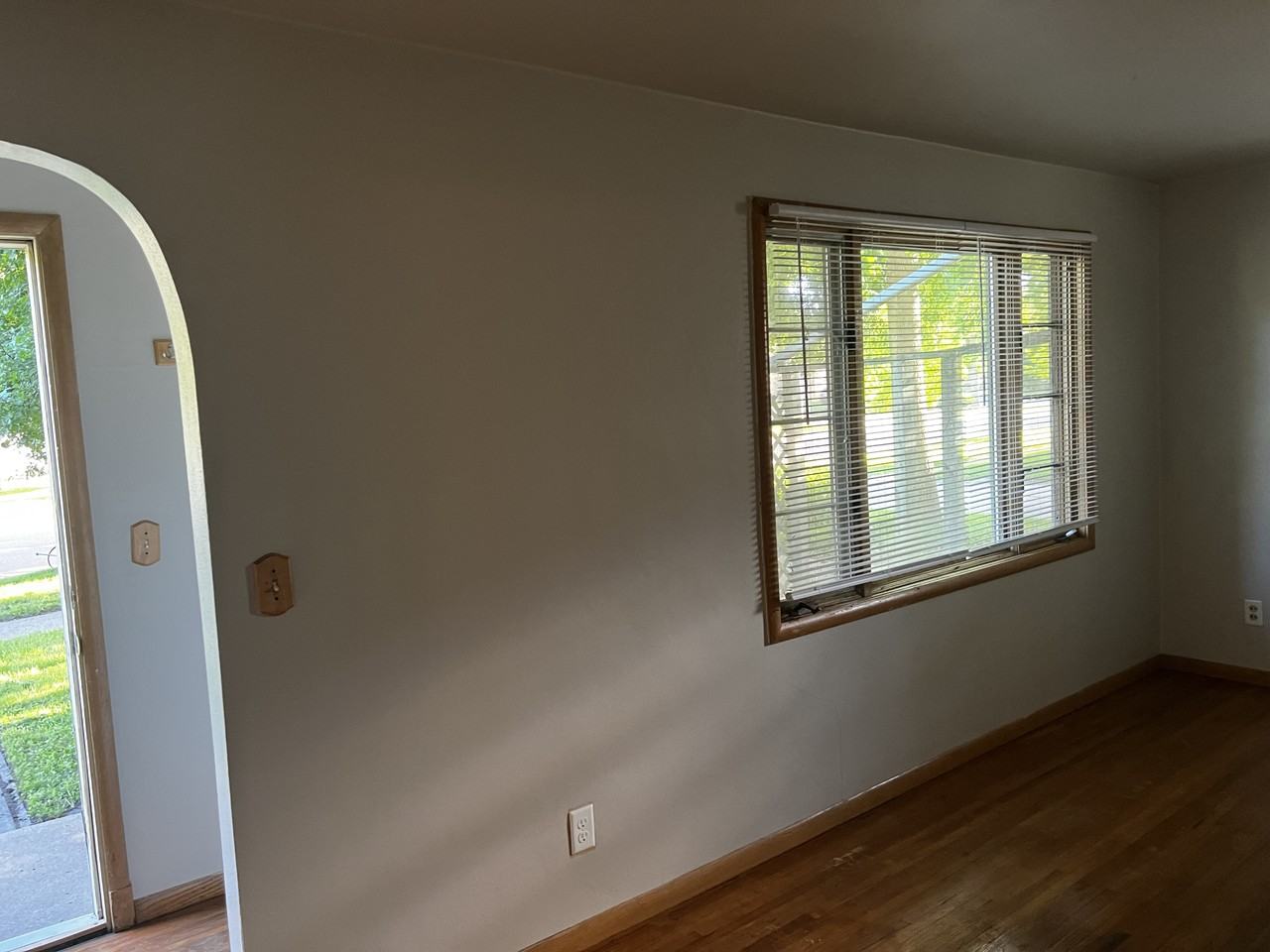 826 10th Ave S - Photo 2 of 32