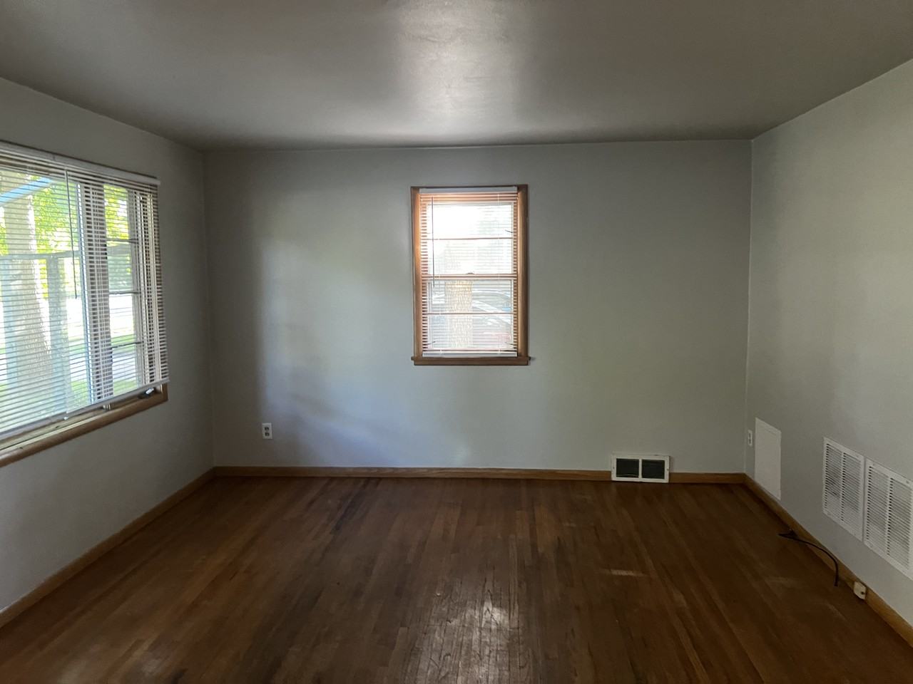 826 10th Ave S - Photo 3 of 32