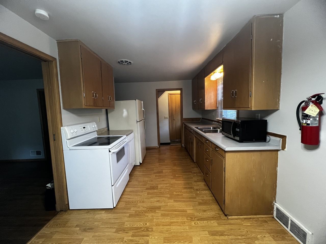 826 10th Ave S - Photo 5 of 32