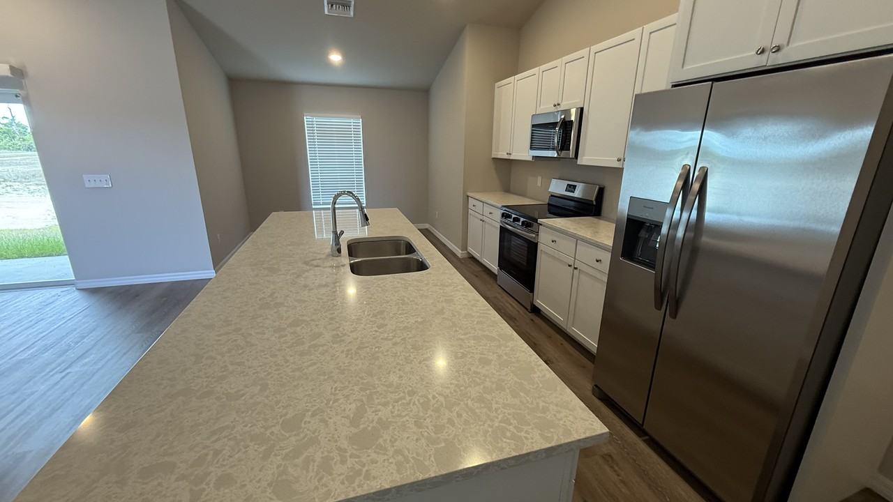 1911 Ne 38th Ter - Photo 6 of 17